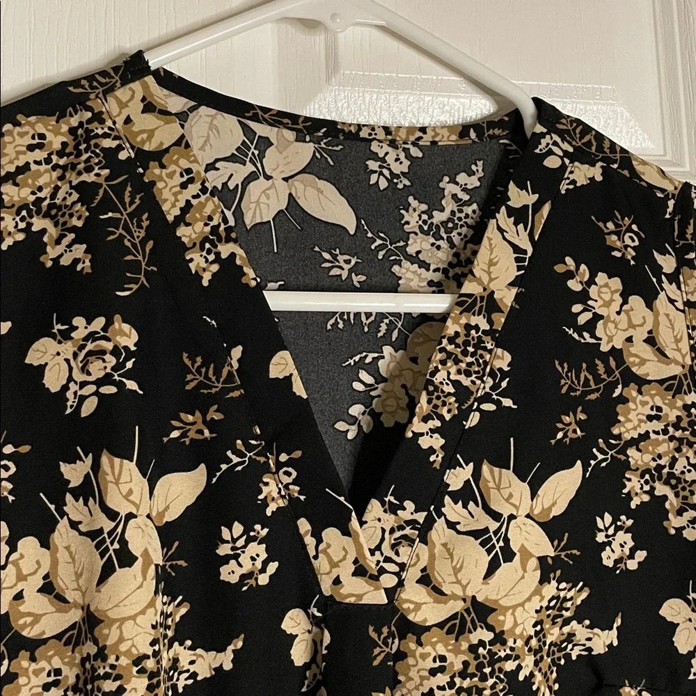 Floral Sleeveless Blouse, Women’s M, Black Beige